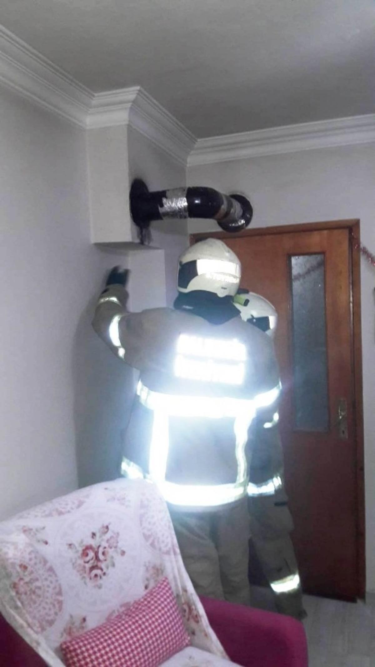 Burhaniye&rsquo;de baca yangını korkuttu