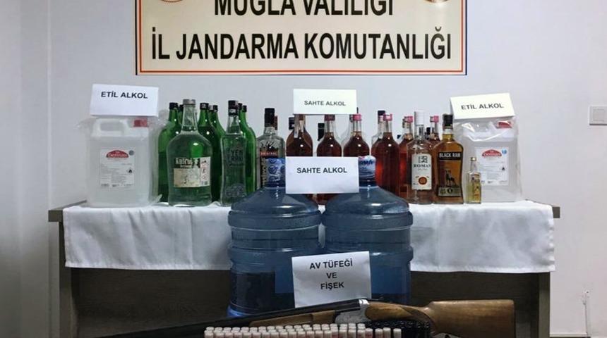Bodrum&rsquo;da yeni yıl &ouml;ncesi 68 litre sahte alkol yakalandı