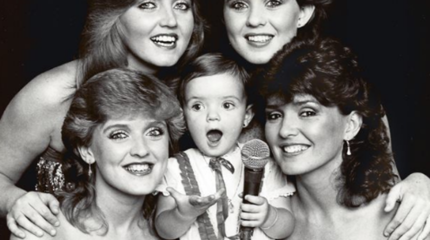 Nolan kardeşler 36 yıl öncesinde götürdü! Annesi için sürpriz paylaşım...