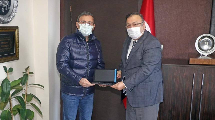 Giresun Ticaret ve Sanayi Odası&rsquo;ndan 55 adet tablet bilgisayar bağışı