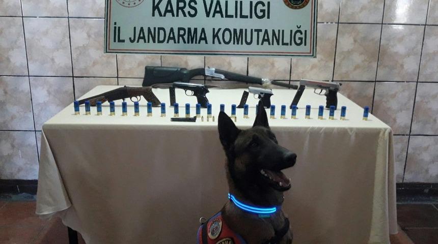 Akyaka’da jandarma ruhsatsız silah ele geçirdi