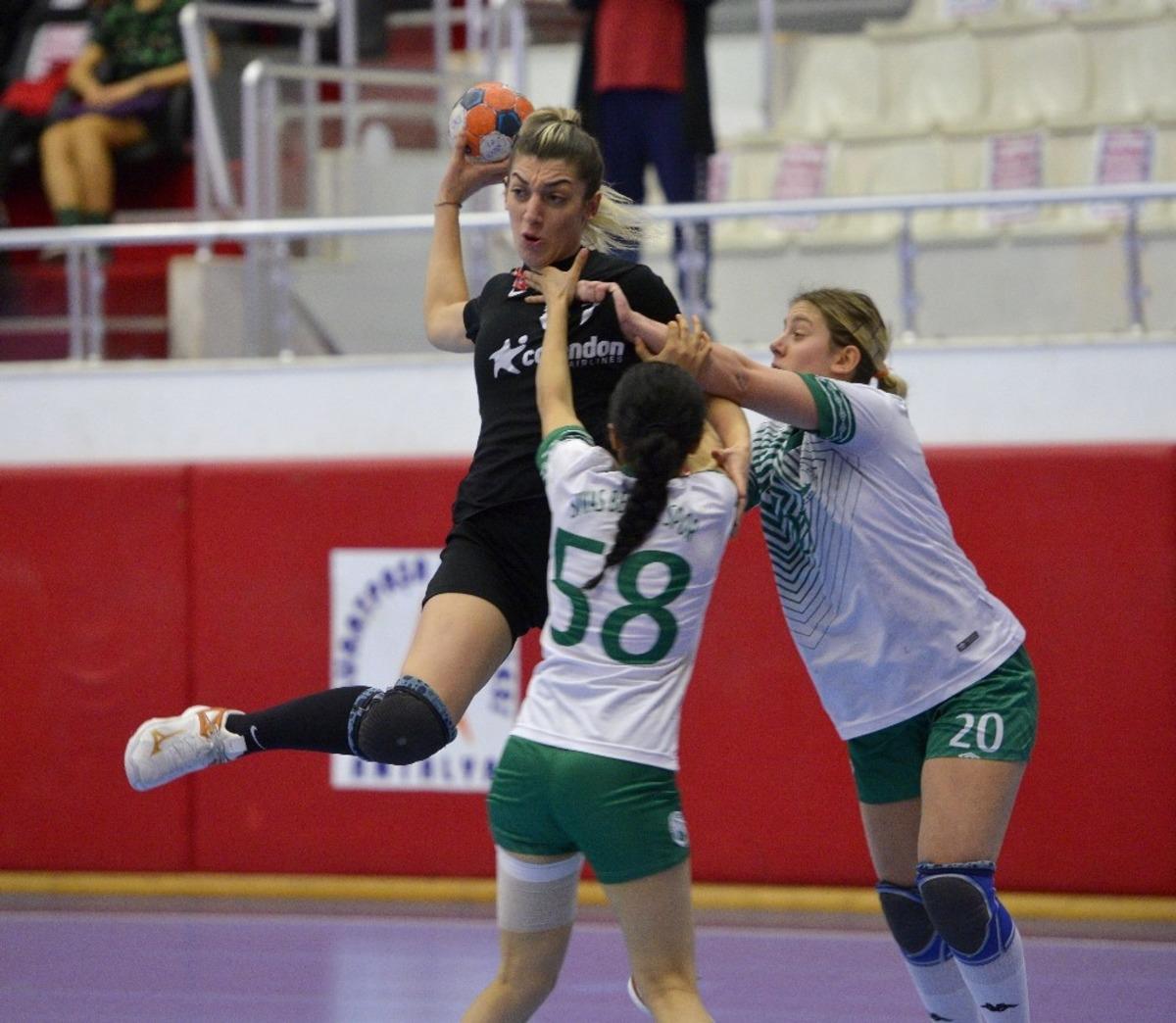 Paşa&rsquo;nın melekleri ilk yarıyı galibiyetle bitirdi