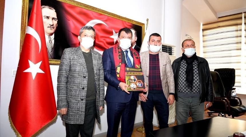 Malatyaspor taraftarlarından Başkan G&uuml;rkan&rsquo;a ziyaret