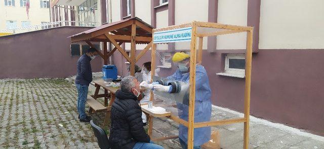 Daday’da esnaflar koronavirüs taramasından geçiriliyor