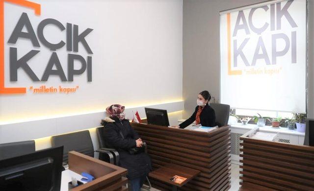 Açık Kapı, yüzleri güldürüyor