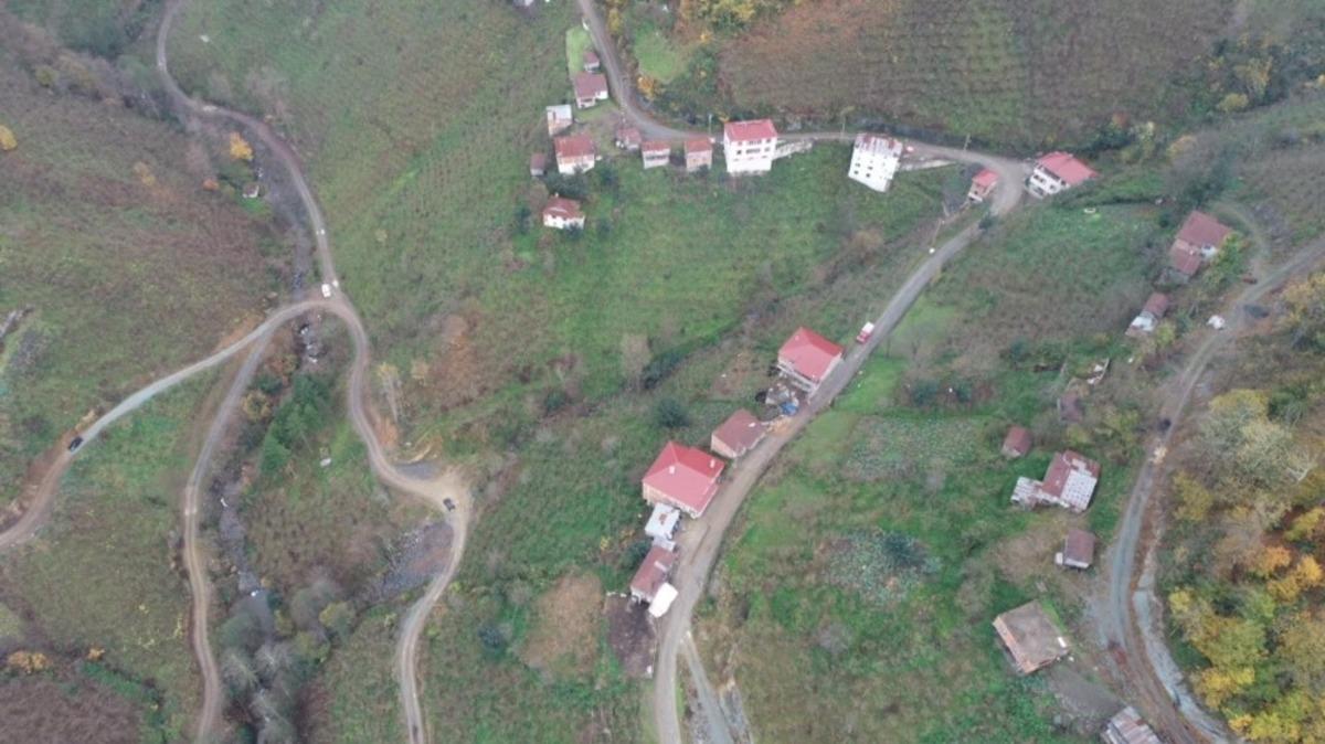 Altınordu Belediyesi tarafından kırsalda yol &ccedil;alışmaları devam ediyor