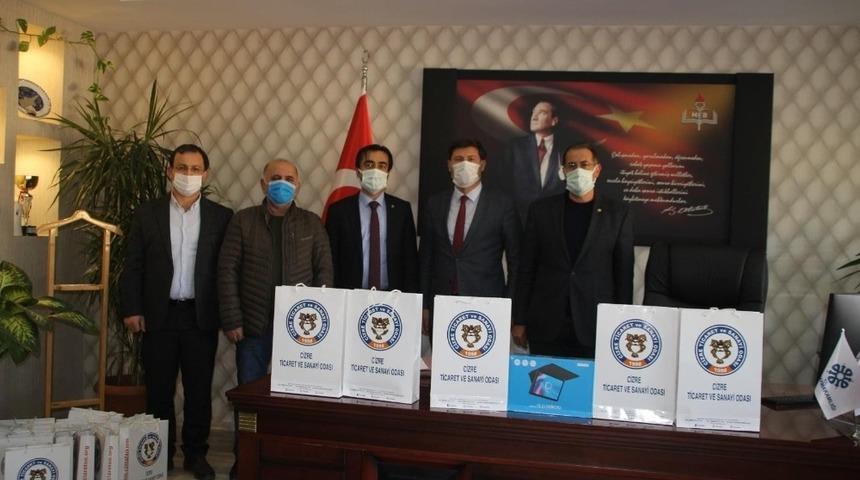 Cizre TSO&rsquo;dan uzaktan eğitime 55 tablet desteği