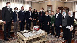 Kılıçdaroğlu'nun Seval Türkeş'i ziyaret etmesine ilişkin dikkat çeken 'ayakkabı' tepkisi