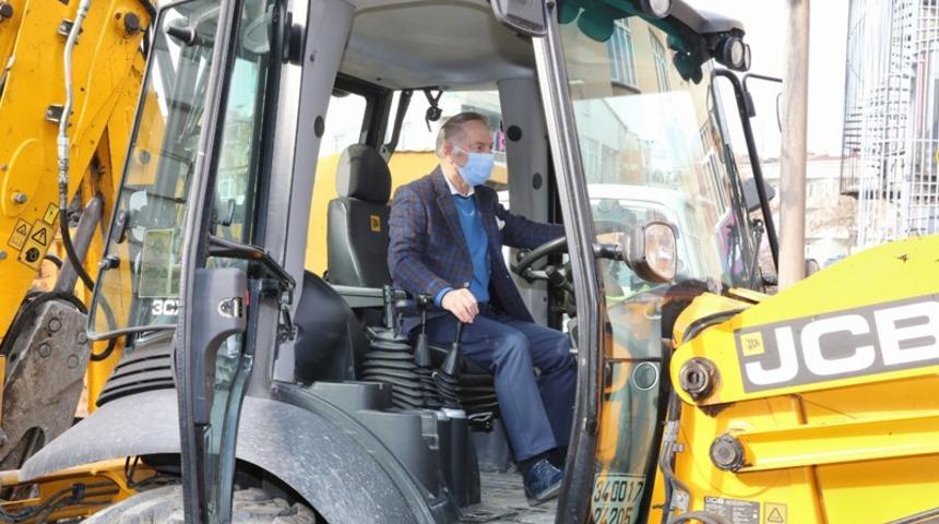 Bayrampaşa&rsquo;da yol ve kaldırım yenileme &ccedil;alışmaları devam ediyor