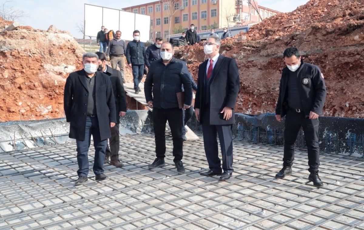 Yarı olimpik y&uuml;zme havuzunun &ccedil;alışmaları başladı