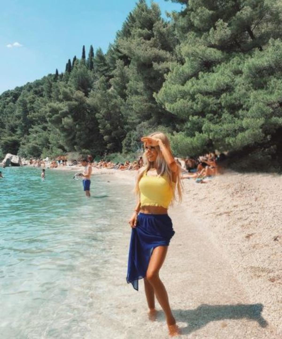 Alman sosyal medya fenomeni manken hastalığından &ouml;ld&uuml;