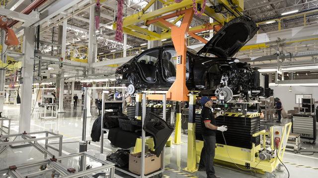 Mercedes üretimi durdurdu 