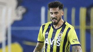 Jose Sosa'nın eşi Carolina Alurralde, Fenerbahçe taraftarını adeta çıldırttı!