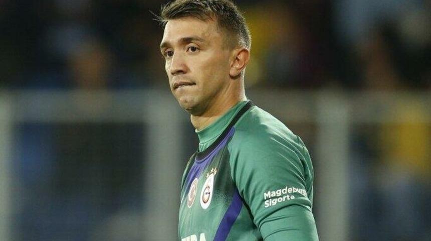 Muslera, Galatasaray'dan ayrılacak mı? Kendisi açıkladı!