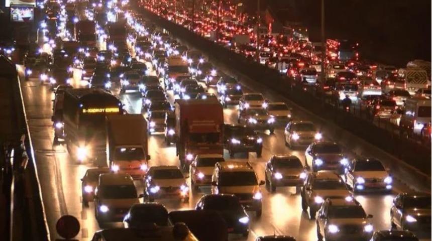 İstanbul’da mesai bitiminde trafik yoğunluğu yüzde 67’ye çıktı
