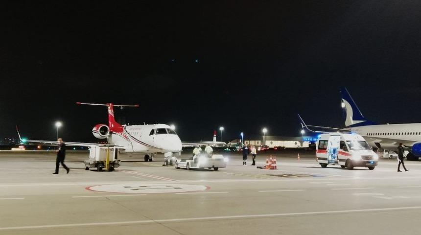 Cumhurbaşkanı Erdoğan&rsquo;ın talimatıyla A Milli Voleybol Başantren&ouml;r&uuml; T&uuml;rkiye&rsquo;ye getirildi