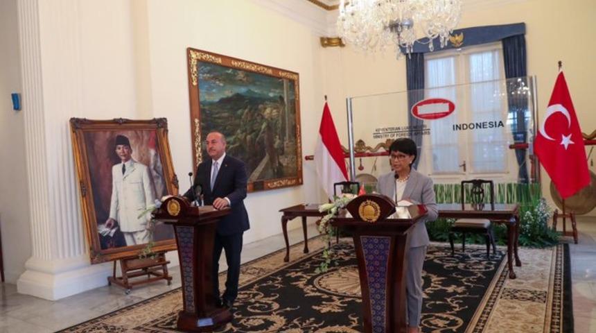 Bakan Çavuşoğlu, Marsudi ile bir araya geldi