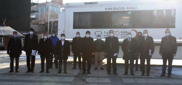 Eğitimciler ‘Bir damla hayat da sen ol’ sloganıyla Kızılay’a kan bağışında bulundu G2