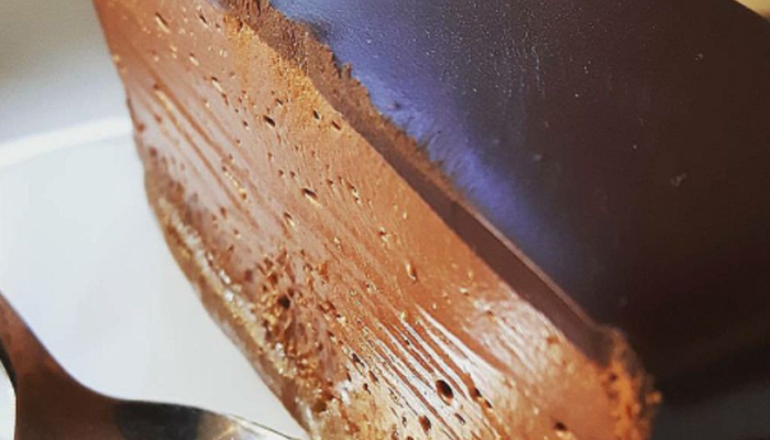 Un yok, fırın derdi yok! Dünyanın en iyi çikolatalı tatlısı: Çikolatalı markiz pasta tarifi
