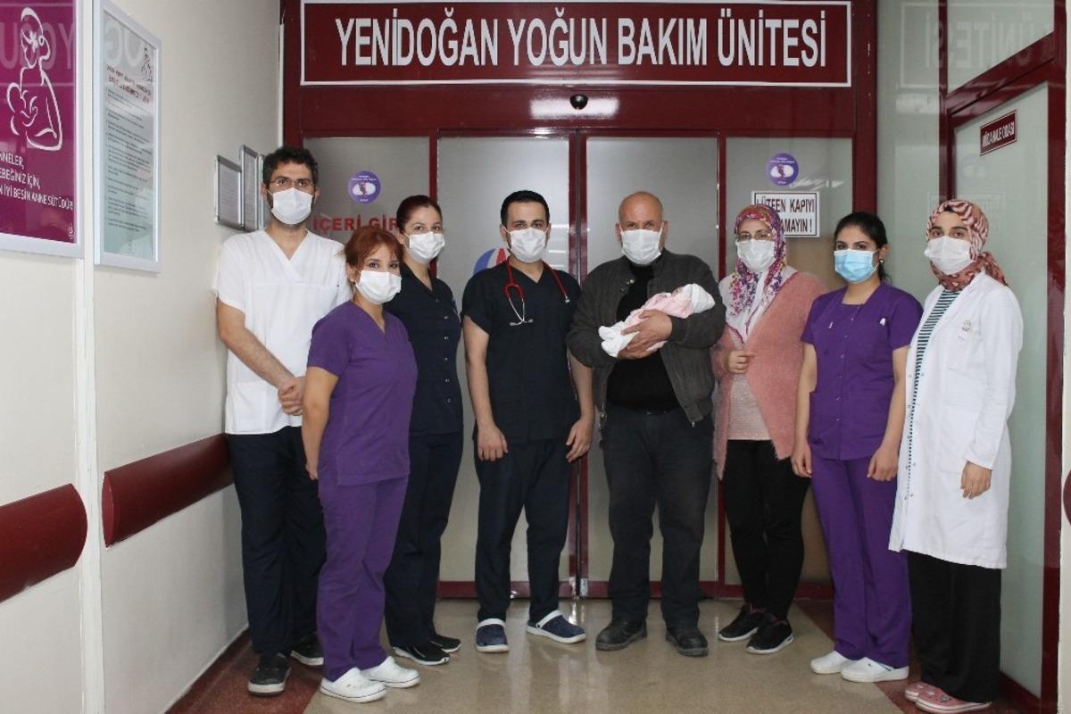 Parmak bebek Belinay GA&Uuml;N Hastanesinde hayat buldu