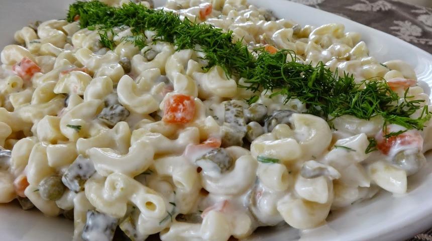 Makarna Salatası