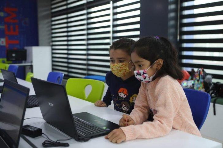 Arnavutköy Bilişim Akademisi’nde online dönem G2