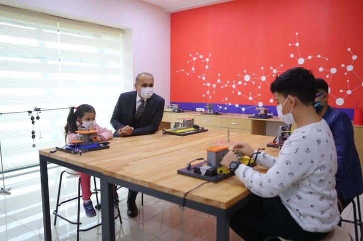 Arnavutköy Bilişim Akademisi’nde online dönem G5