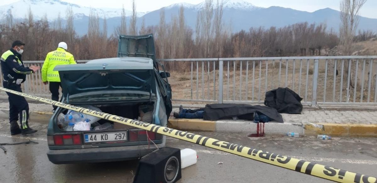 Erzincan&rsquo;da trafik kazası: 1 &ouml;l&uuml;, 2 yaralı