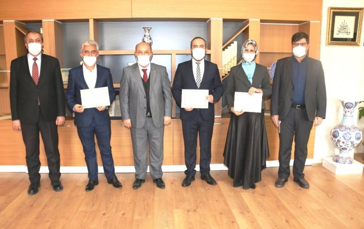 Sergiye katılan kurumlara ve personele teşekk&uuml;r belgesi