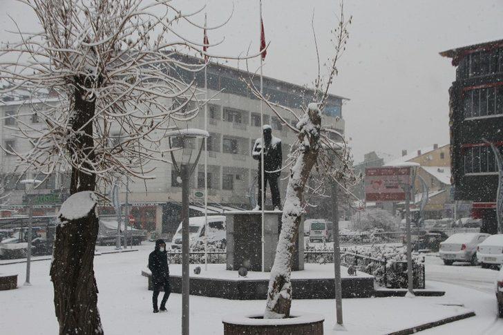 Malazgirt’te kar yağışı