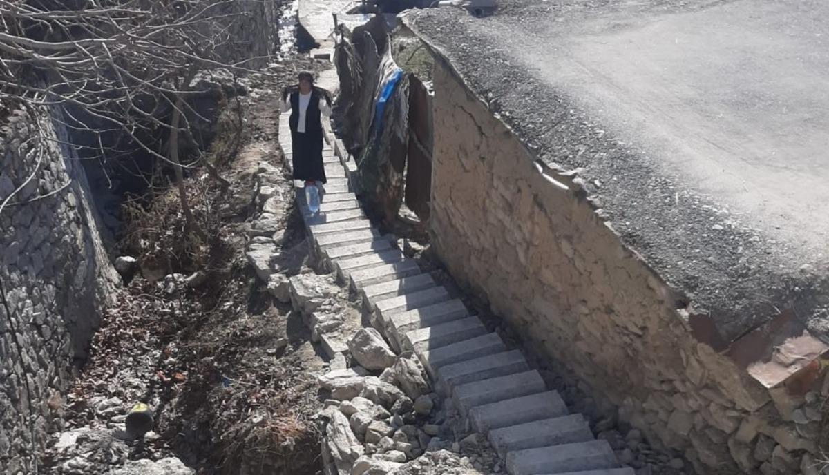 Eski milletvekili &Ouml;zbek&rsquo;ten &ouml;rnek davranış