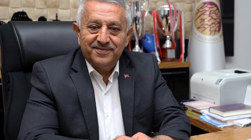 Belediyeye ait d&uuml;kkanlarda kiracı olan esnafa m&uuml;jde