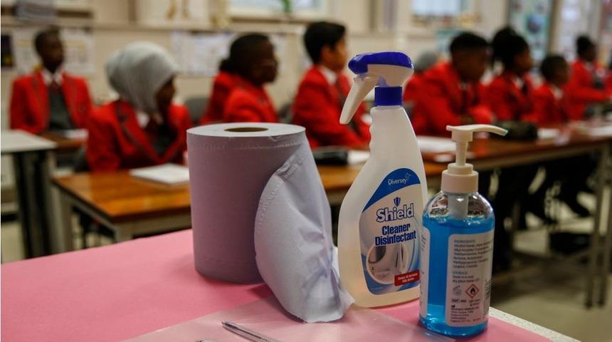 Koronavir&uuml;s mutasyonu: Yeni t&uuml;r, &ccedil;ocuklar arasında daha hızlı mı yayılıyor?