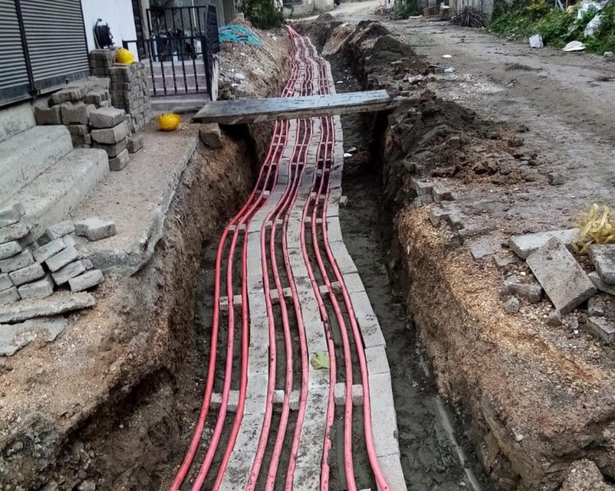 Kumru&rsquo;da elektrik hatları yer altına alınıyor
