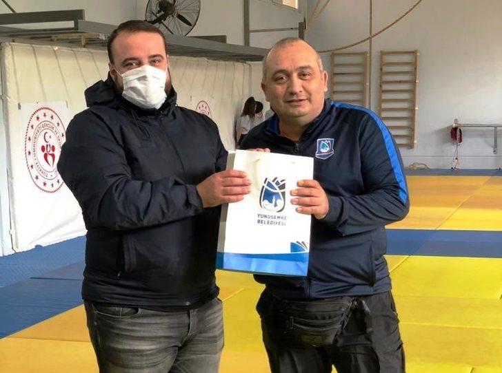 Yunusemre Belediyesinden başarılı judoculara ödül G3