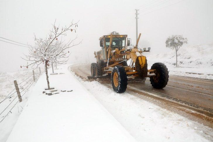 Elazığ’da kar 90 köy yolunu ulaşıma kapattı G1