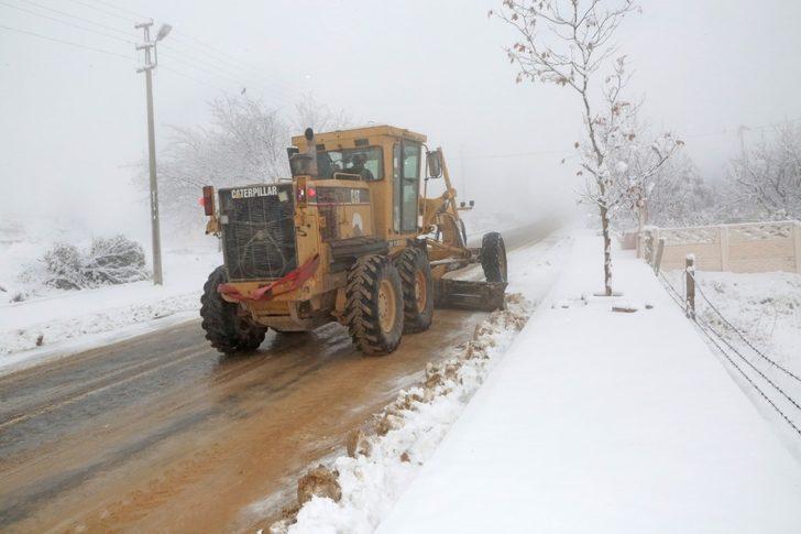 Elazığ’da kar 90 köy yolunu ulaşıma kapattı G3