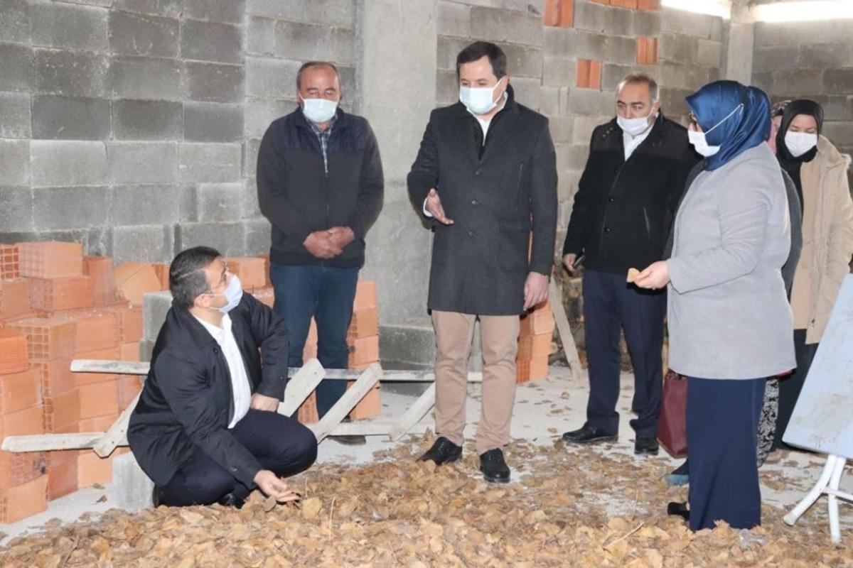 Yangında evleri tamamen k&uuml;l olan aileye 41 bin TL destek sağlandı