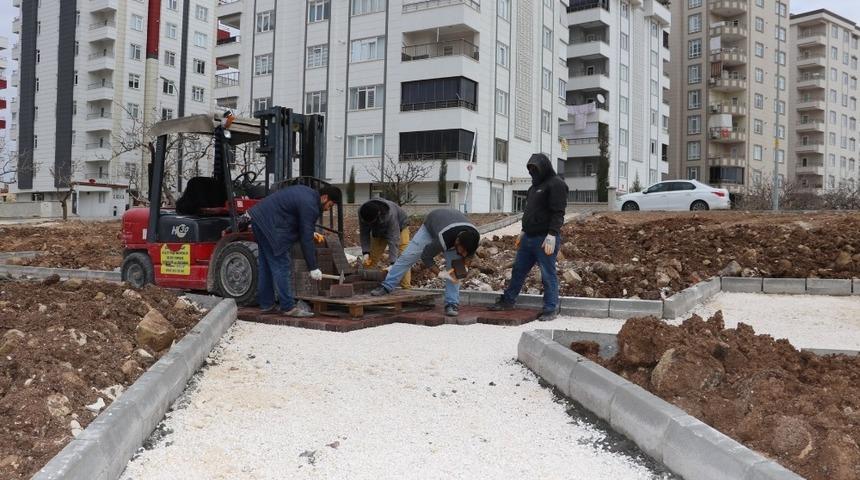 Karak&ouml;pr&uuml;&rsquo;de parklarda yeşillendirme &ccedil;alışmaları