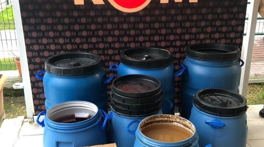 Kuşadası&rsquo;nda yılbaşı &ouml;ncesi sahte i&ccedil;ki operasyonu