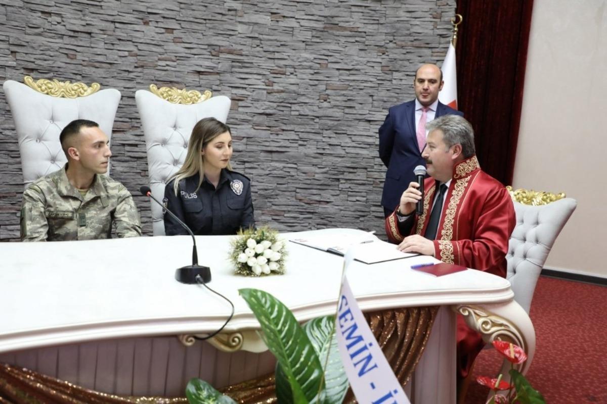 Melikgazi Belediyesi 2020 yılında 3 bin 576 &ccedil;ifti evlendirdi