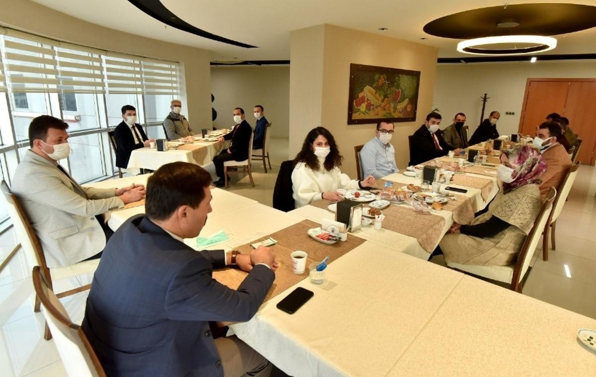 Başkan Kılca, her sabah personelle buluşuyor