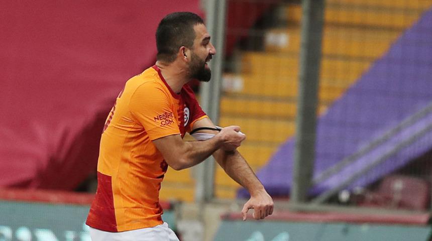 Arda Turan: Fatih Terim'in g&uuml;l&uuml;ş&uuml; d&uuml;nyaya bedeldir