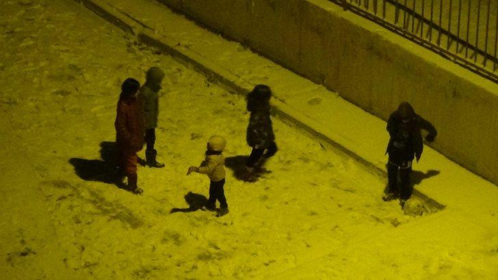 Çocukların karda top keyfi G3