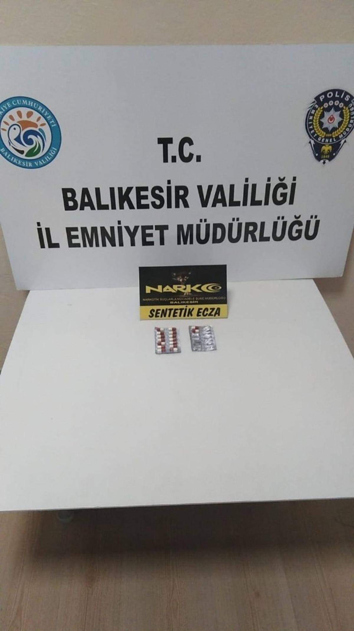 Balıkesir&rsquo;de polis 8 uyuşturucu ş&uuml;phelisini yakaladı