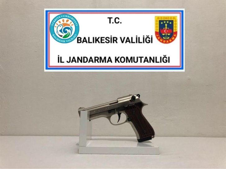 Balıkesir jandarma 18 aranan şahsı yakaladı G2