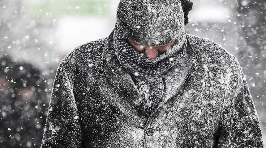 Meteoroloji'den kuvvetli sağanak ve kar uyarısı! Bu b&ouml;lgelerde oturanlar dikkat (23 Aralık İstanbul'da hava durumu)
