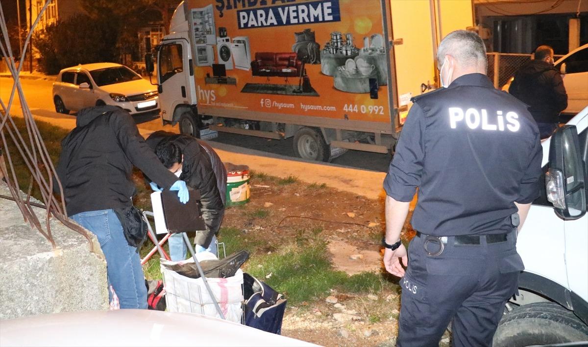 Yenidoğan bebeğin &ccedil;&ouml;p konteynerine atılmasına ilişkin g&uuml;venlik kamerası kayıtları ortaya &ccedil;ıktı