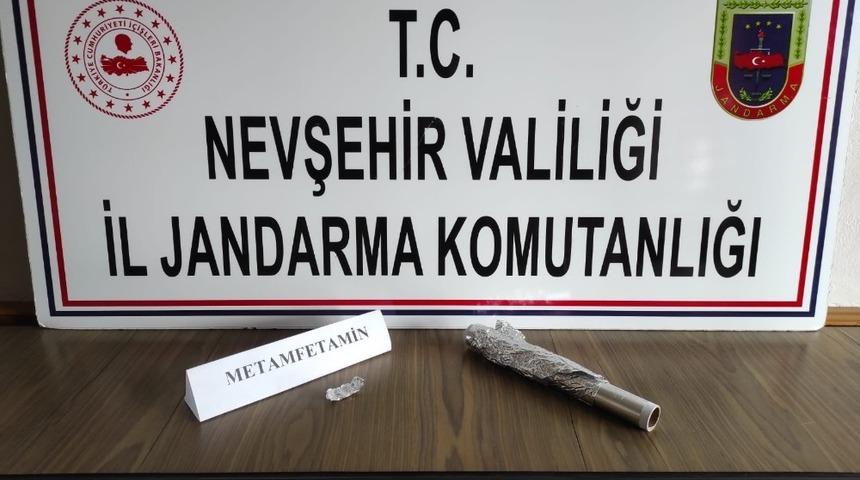 Jandarma ekipleri uyuşturucudan 4 kişiyi yakaladı