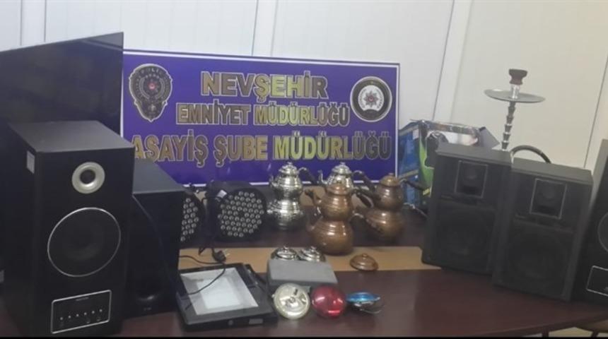 D&uuml;ğ&uuml;n salonu hırsızları tutuklandı